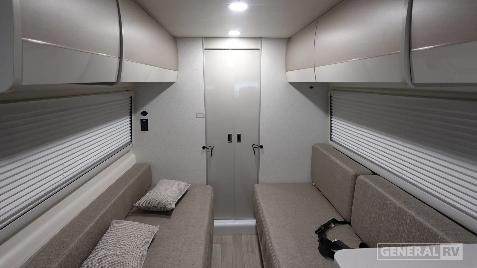 2027 Thor Motor Coach Sequence 20L - Photo 3