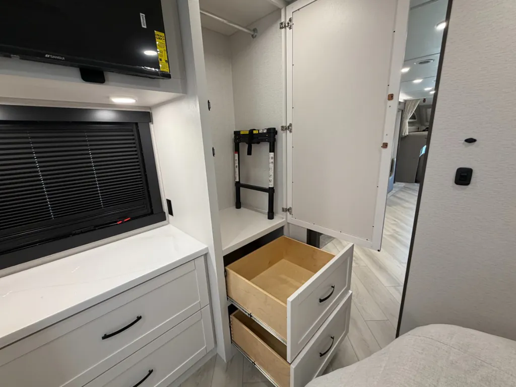 2027 Entegra Coach Accolade 37K, Photos photo 71