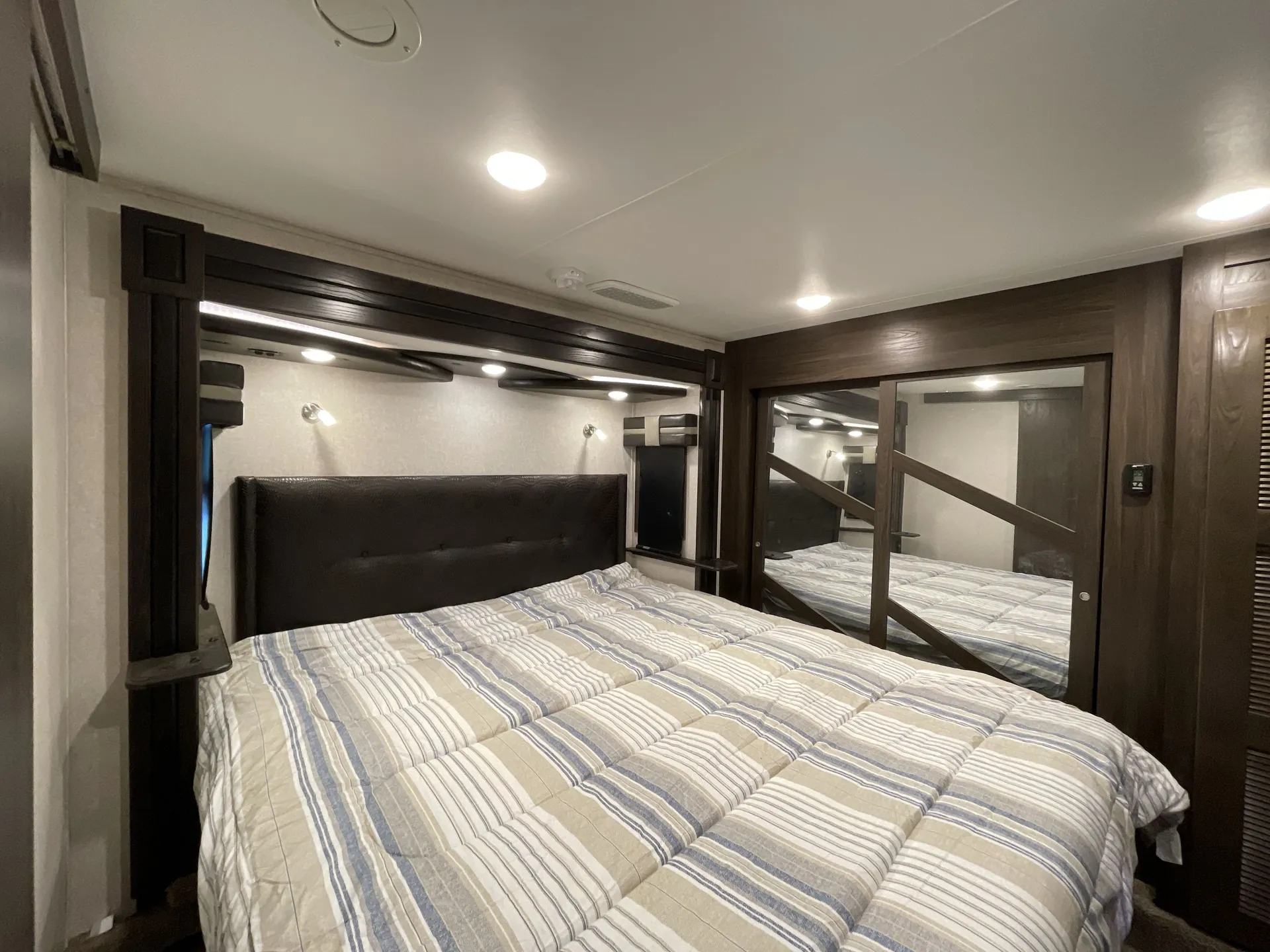2018 Jayco Seismic 4212 — living area main