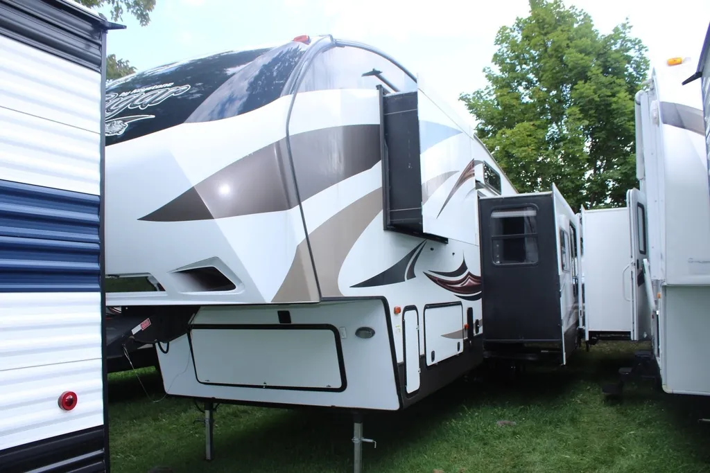 2015 Keystone Cougar 330RBK - Photo 3