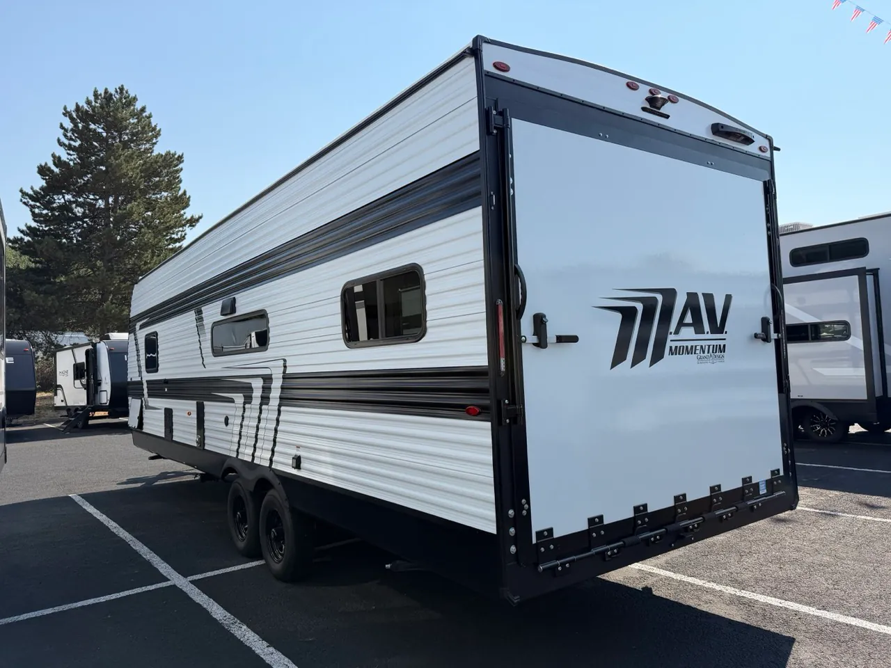 2026 Grand Design Momentum MAV 27MAV - Photo 3