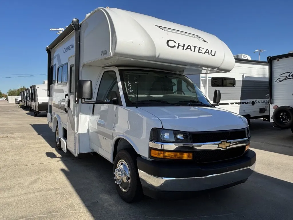 2015 Thor Motor Coach CHATEAU 28F - Photo 3