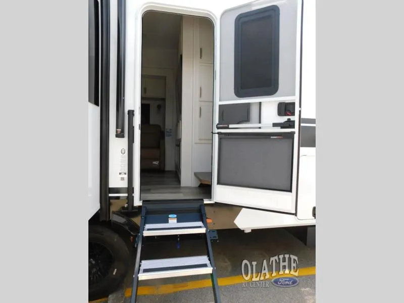 2027 Brinkley Model Z New    3200 - Photo 2