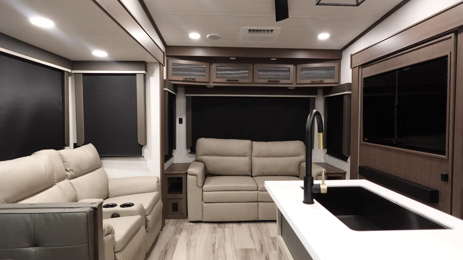 2027 Keystone Cougar 360MBI - Photo 3