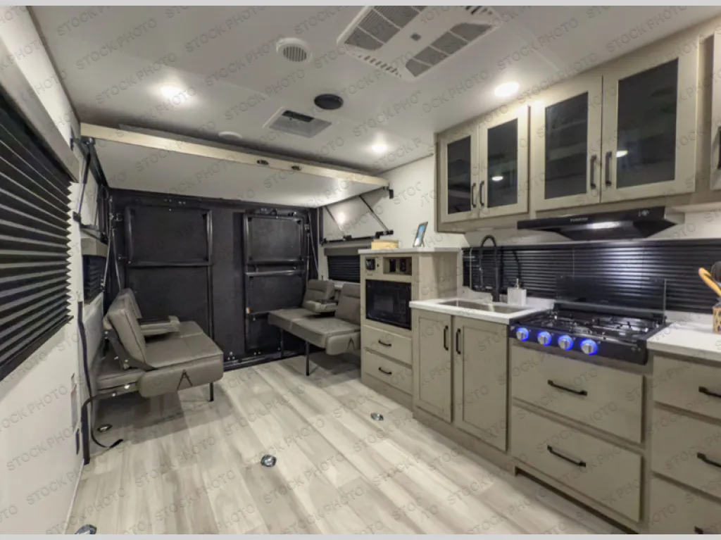 2027 Grand Design Momentum MAV 27MAV - Photo 3