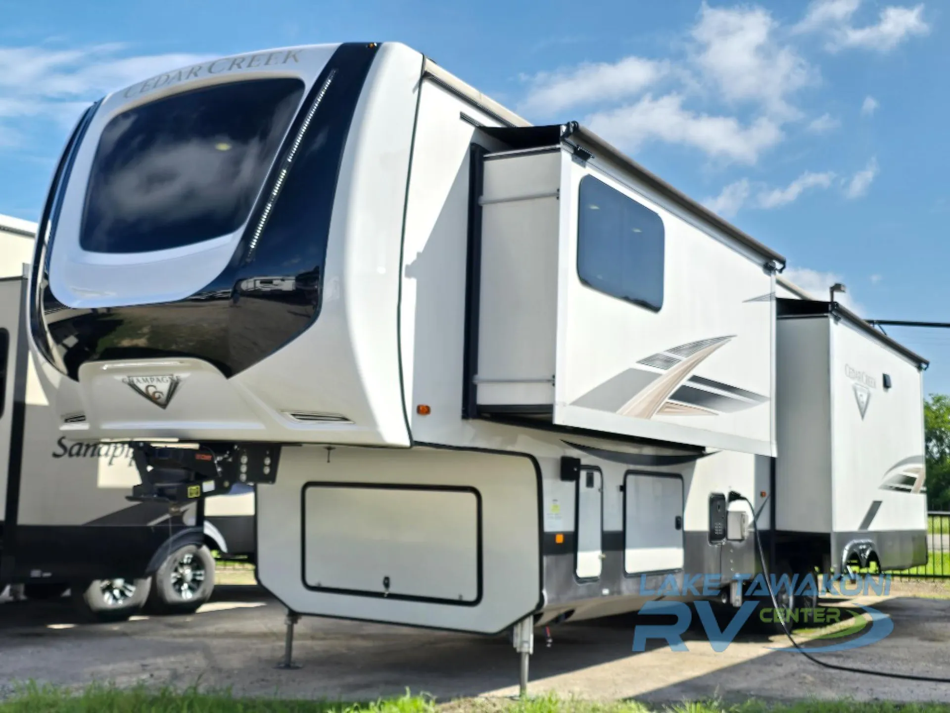 2022 Forest River Cedar Creek Champagne Edition 38EBS - Photo 2