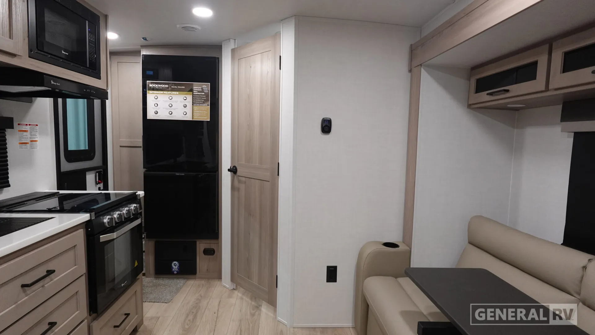 2026 Forest River Rockwood Mini Lite 2109S - Photo 3