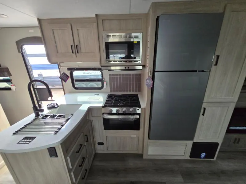 2026 Coachmen Catalina Legacy Edition 273DBHCK, Photos photo 13