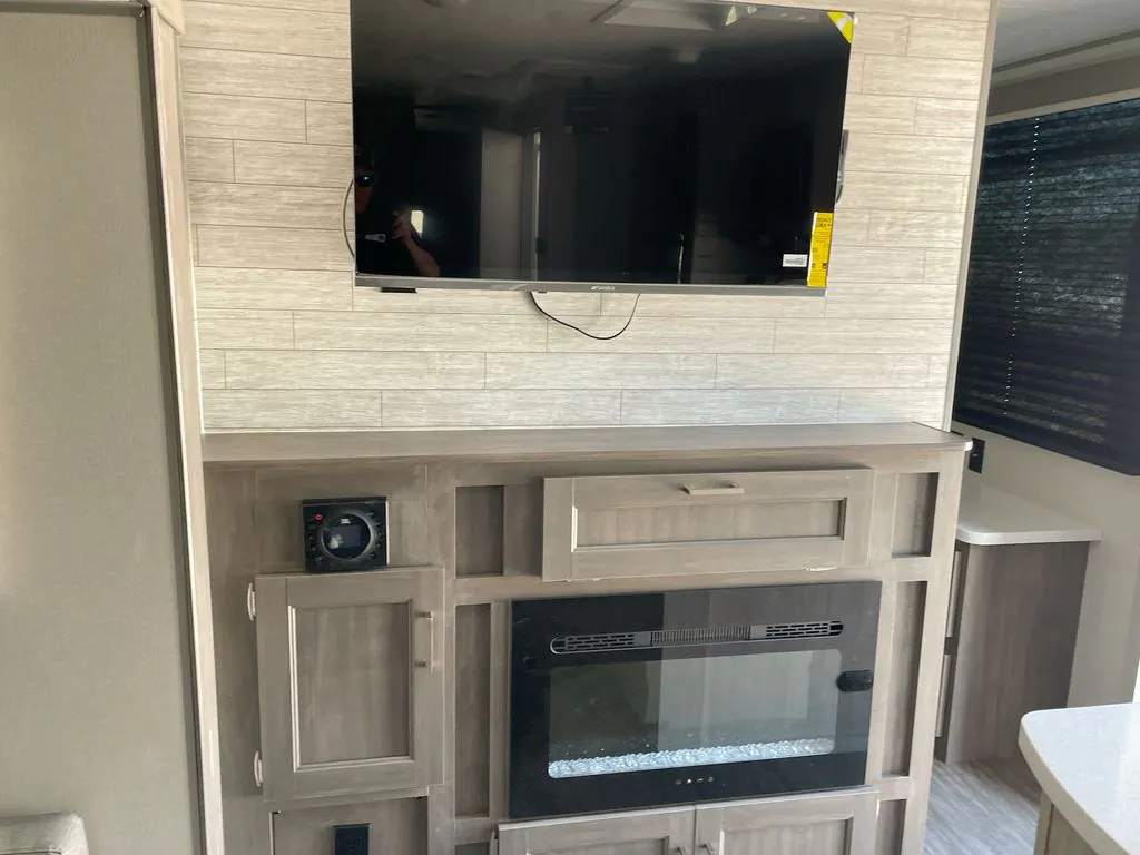 2026 Forest River Aurora 34BHTS — Photo 5