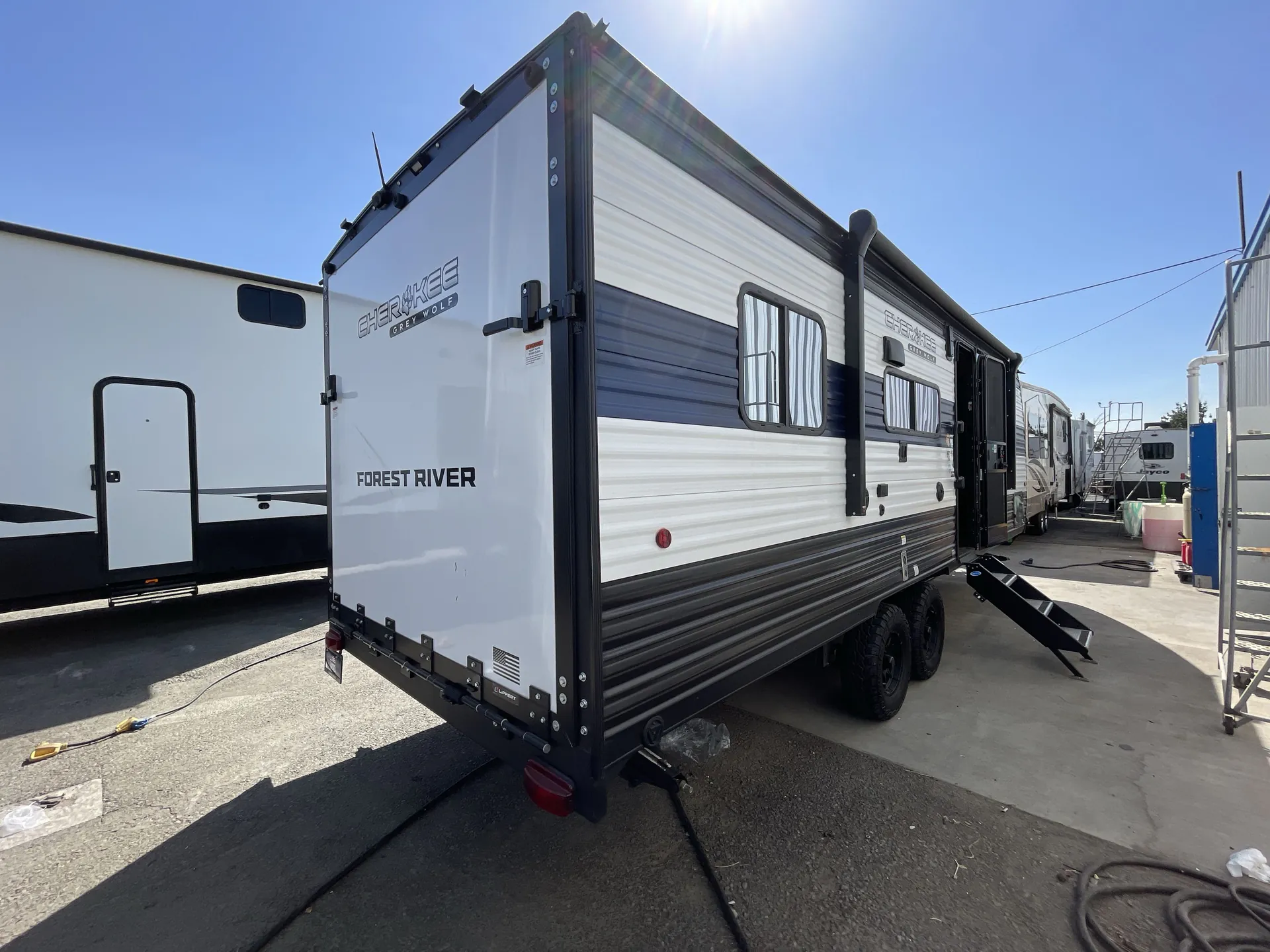 2025 Forest River Cherokee Grey Wolf 22RR — campside