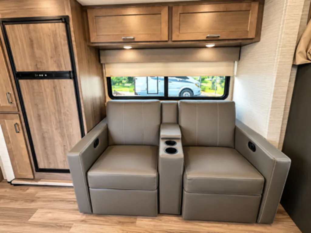2024 Winnebago Spirit 26T - Photo 4