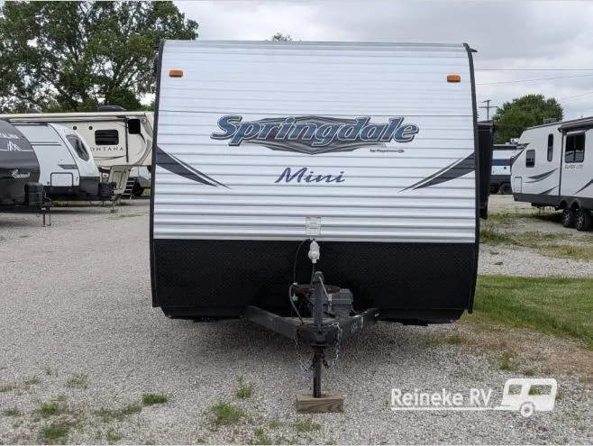 2018 Keystone RV Summerland Mini 1700FQ - Photo 3
