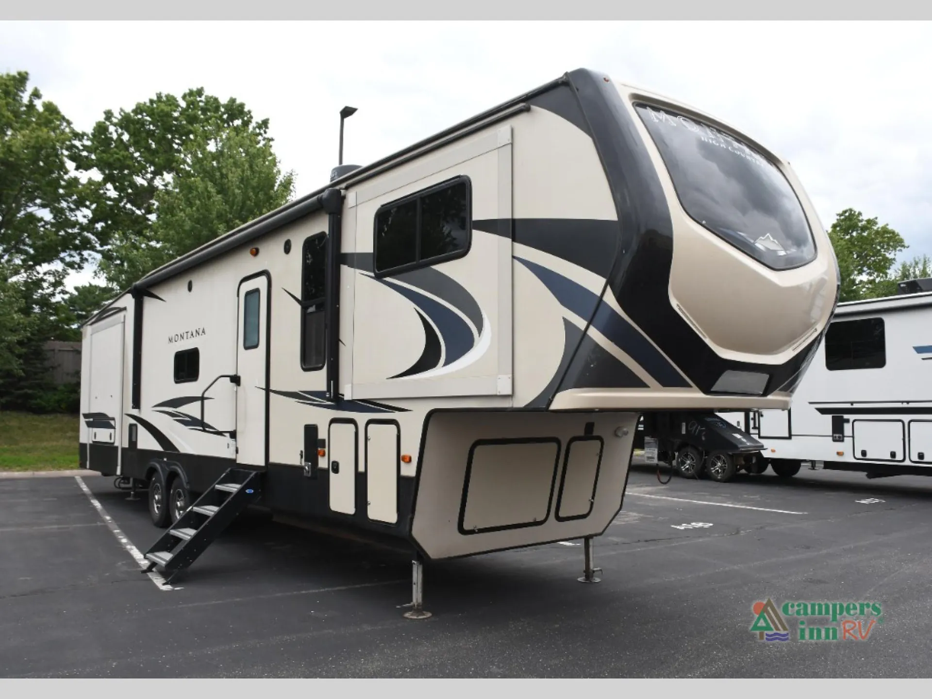 2019 Keystone Montana High Country 377FL - Photo 2