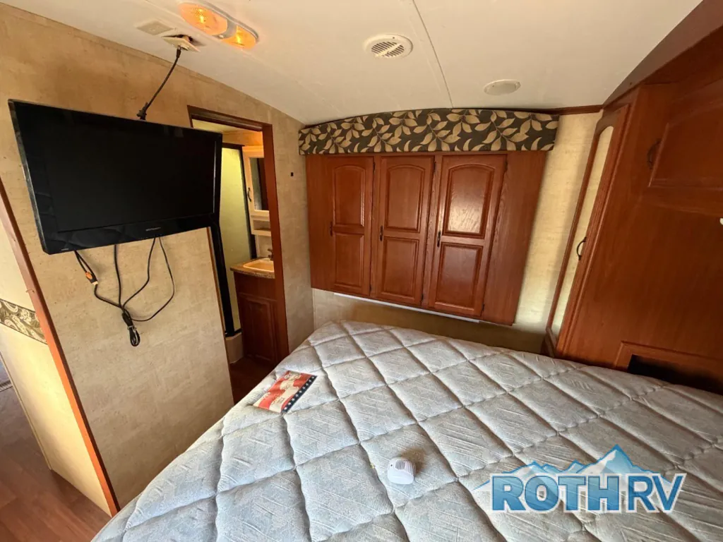 2011 Keystone Outback 298RE, Photos photo 30