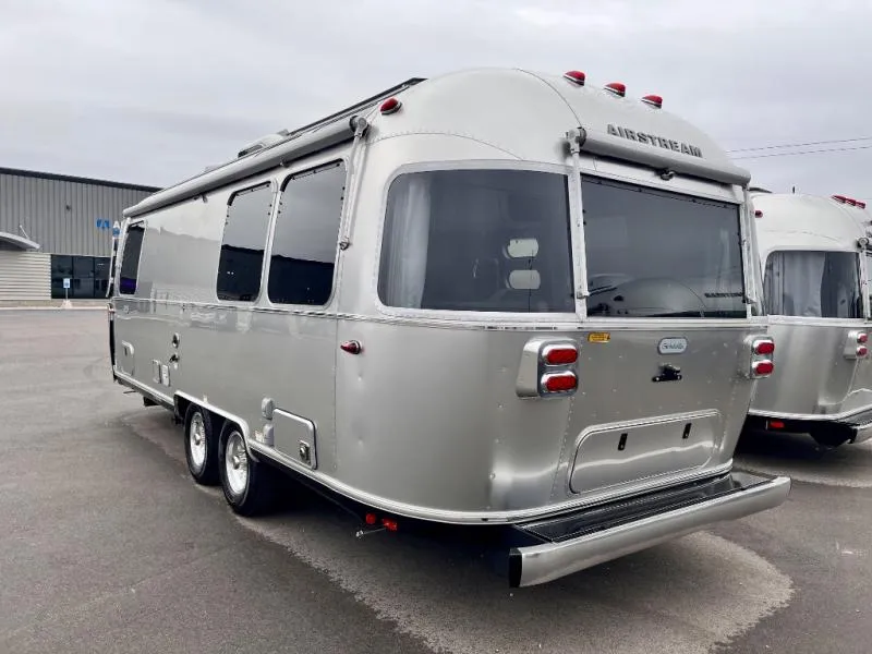 2026 Airstream Globetrotter 25FB - Photo 3