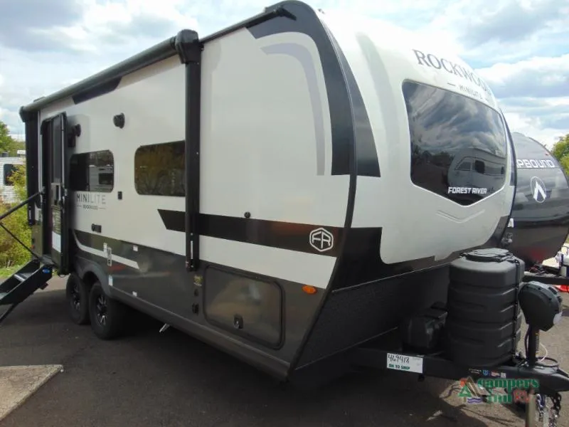 2026 Forest River Rockwood Mini Lite 2109S - Photo 3