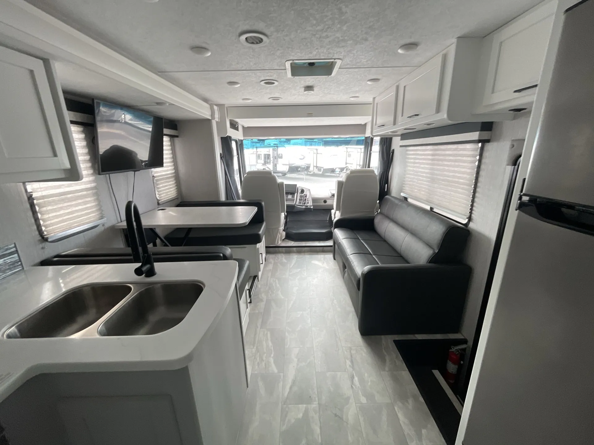2023 Coachmen Pursuit 29XPS — living area main