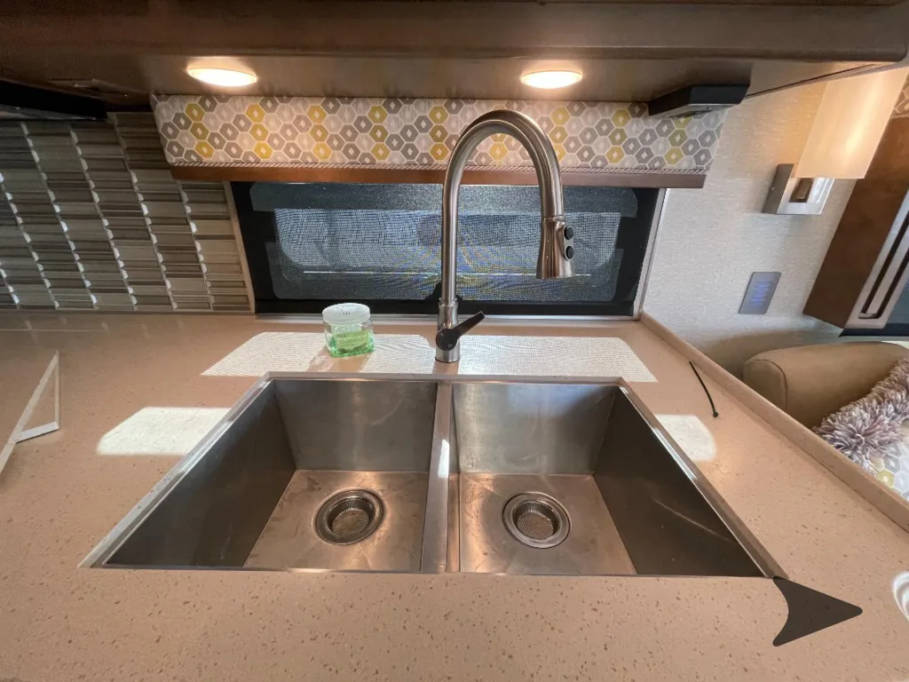 2020 Newmar Canyon Star 3929, Photos photo 22