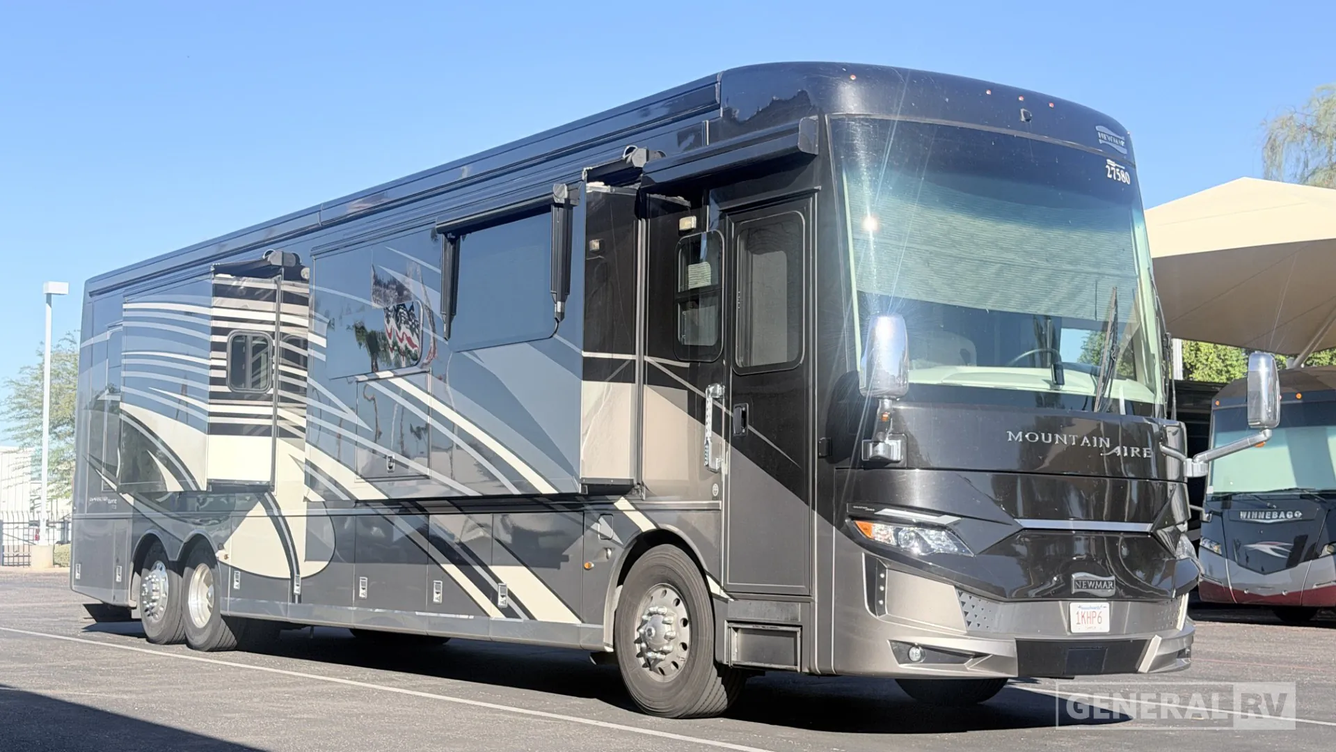 2022 Newmar Mountain Aire 4551 - Photo 2