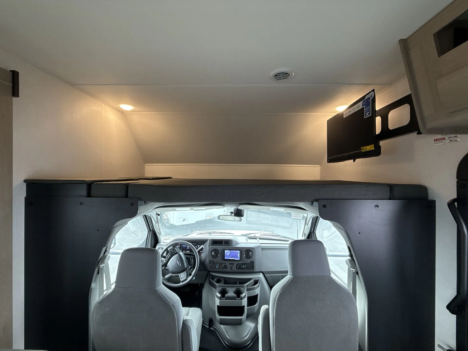 2027 Forest River Sunseeker LE 2850SLE — Photo 5