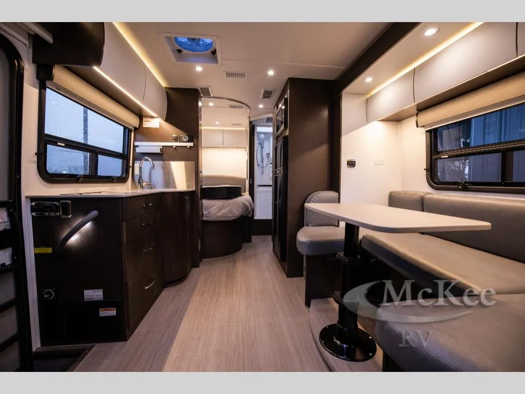 2022 Leisure Travel Unity U24CB - Photo 3