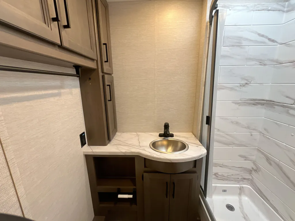 2024 Thor Motor Coach Freedom Traveler A29, Photos photo 17