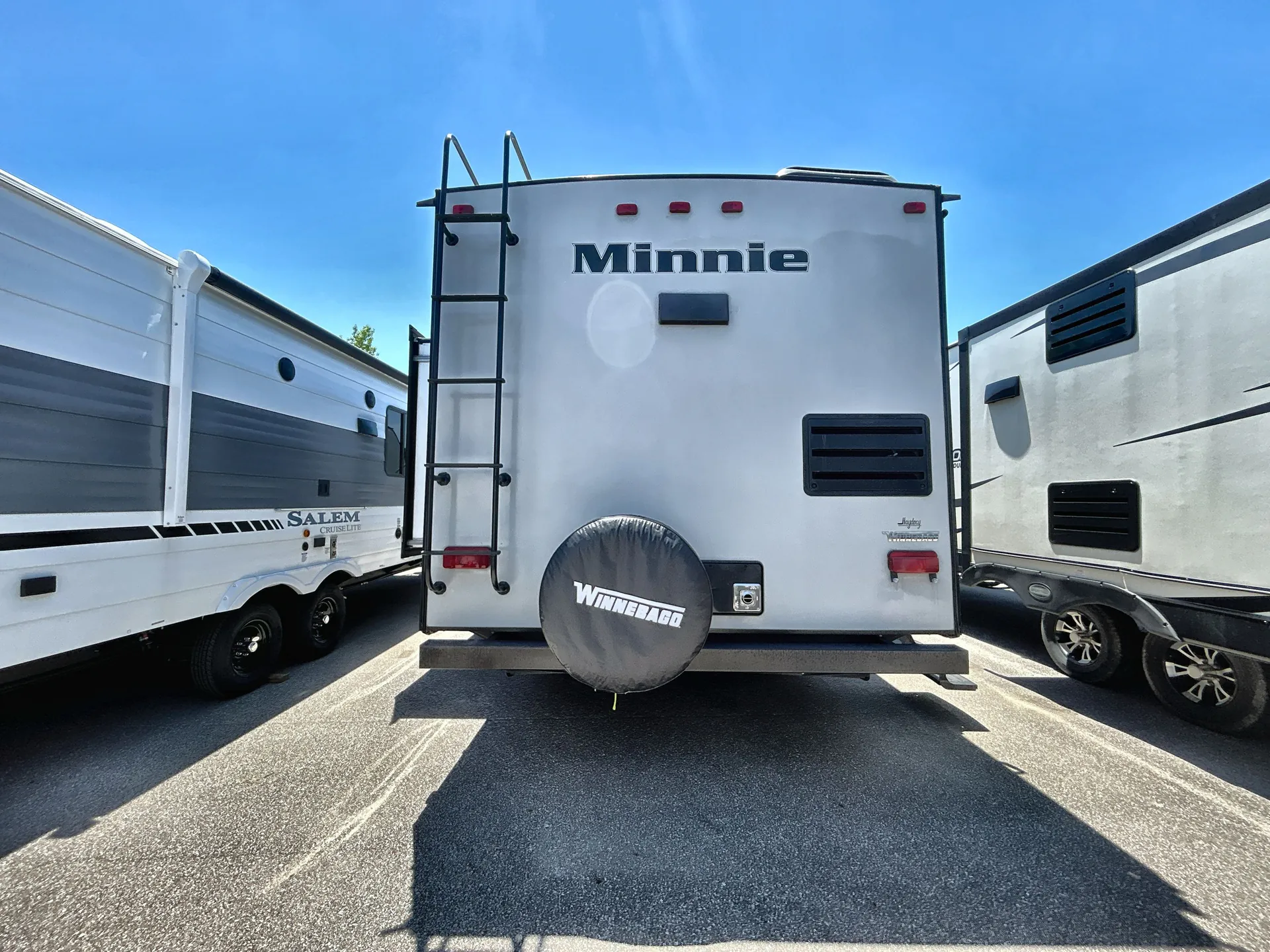 2019 Winnebago Minnie 2401RG - Photo 3