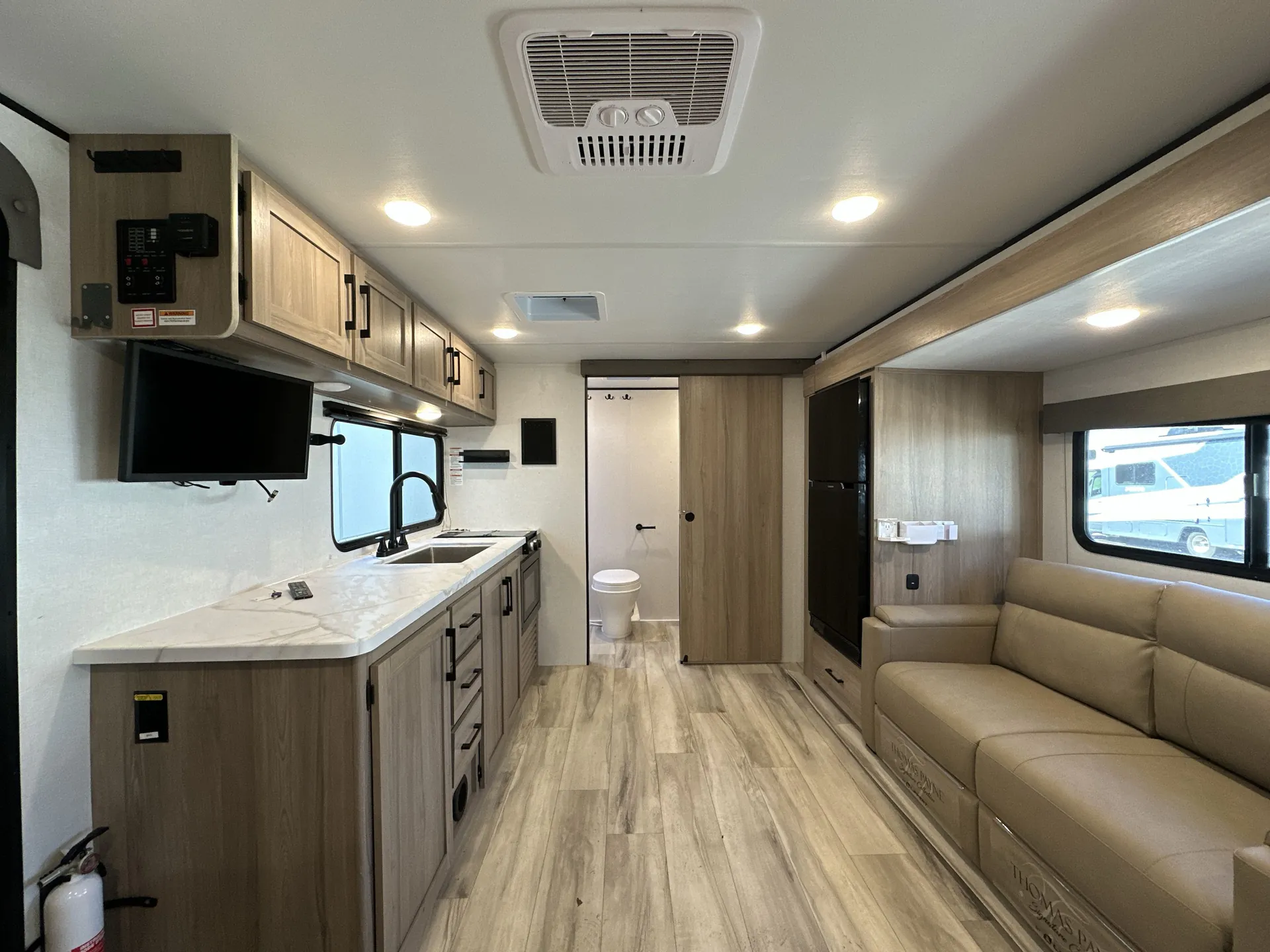 2025 Keystone Coleman Light 18RX — living area main