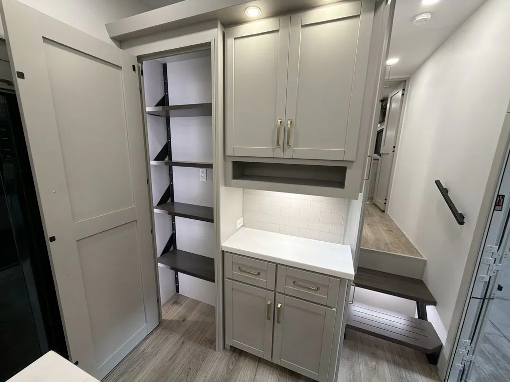 2026 Brinkley Model Z 3600, Photos photo 17