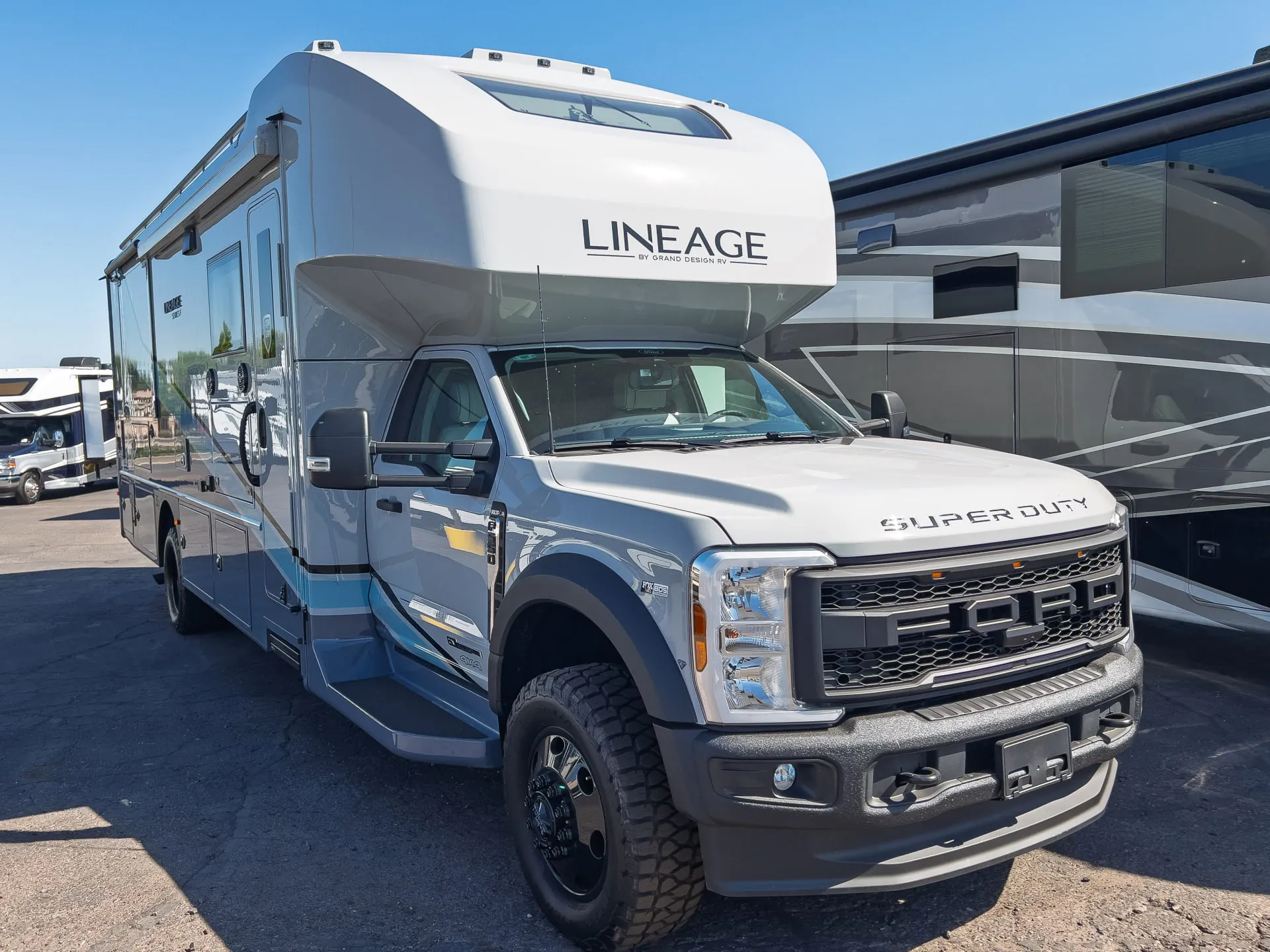 2026 Grand Design Lineage Series F 31ZW5 - Photo 2