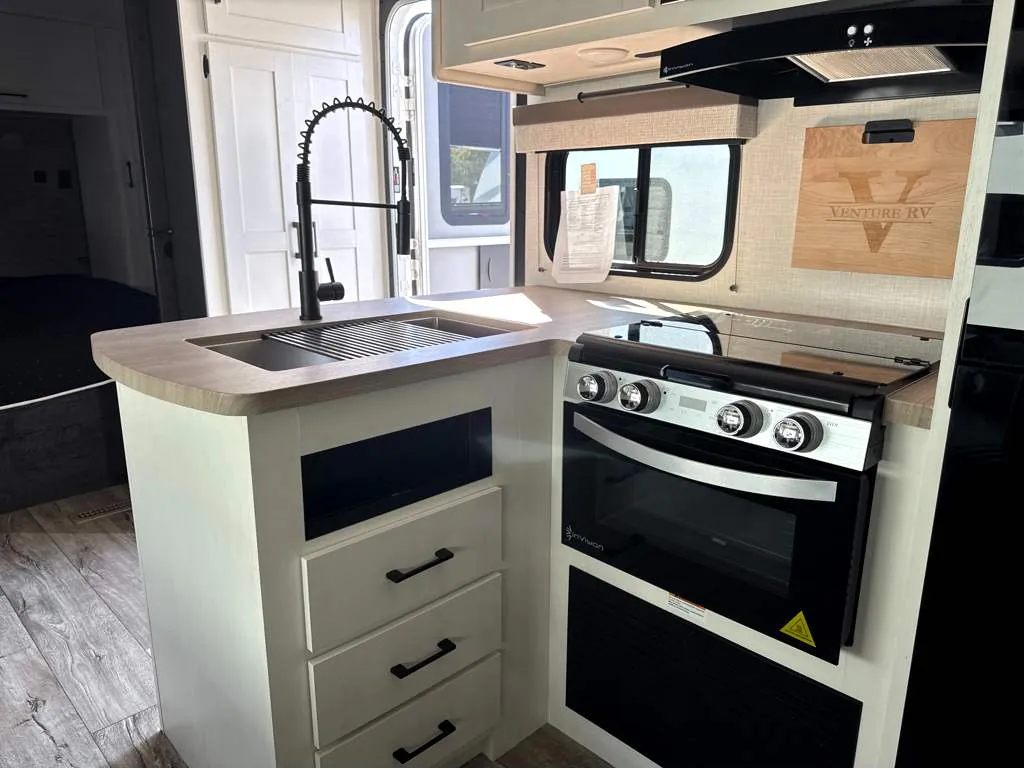 2025 Venture RV Sienna SA281VQB, Photos photo 16