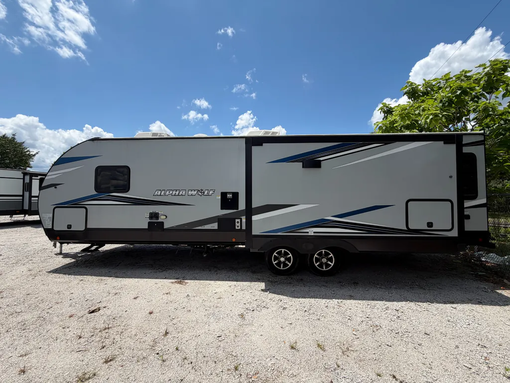 2022 Forest River Cherokee Alpha Wolf 26RL, Photos photo 5