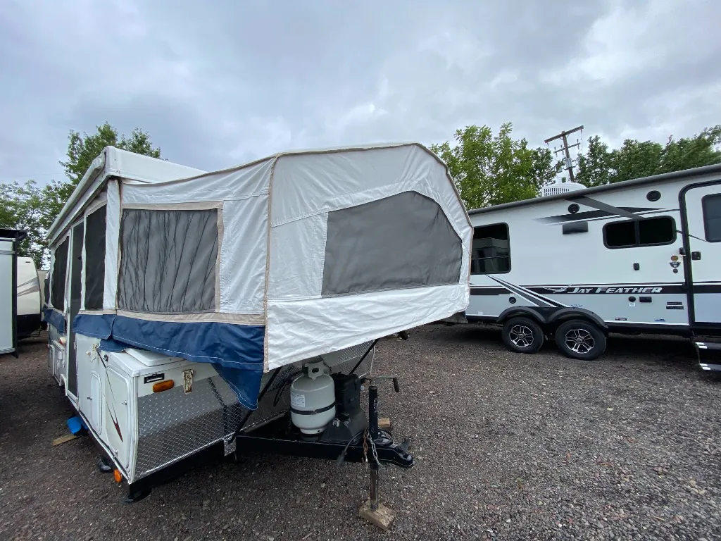 2006 Forest River Rockwood Premier 2516G - Photo 3