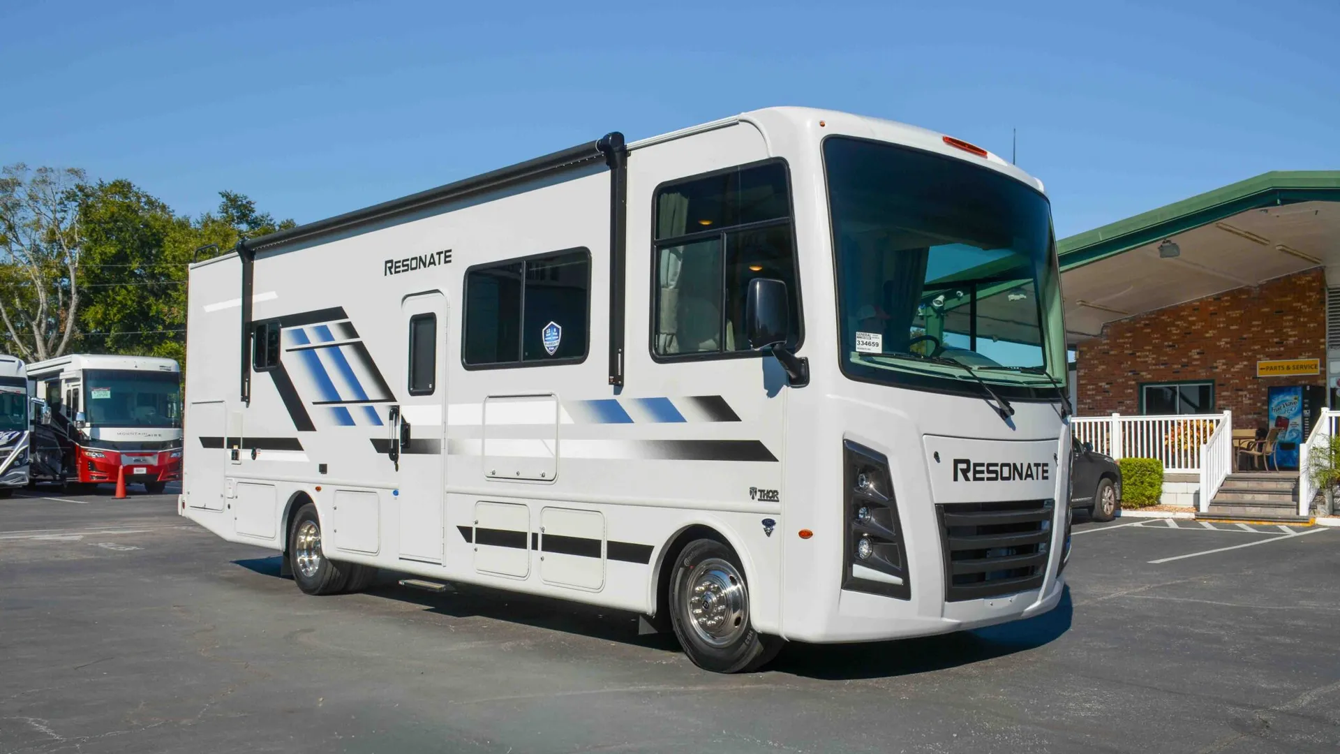2026 Thor Motor Coach Resonate 30C - Photo 2