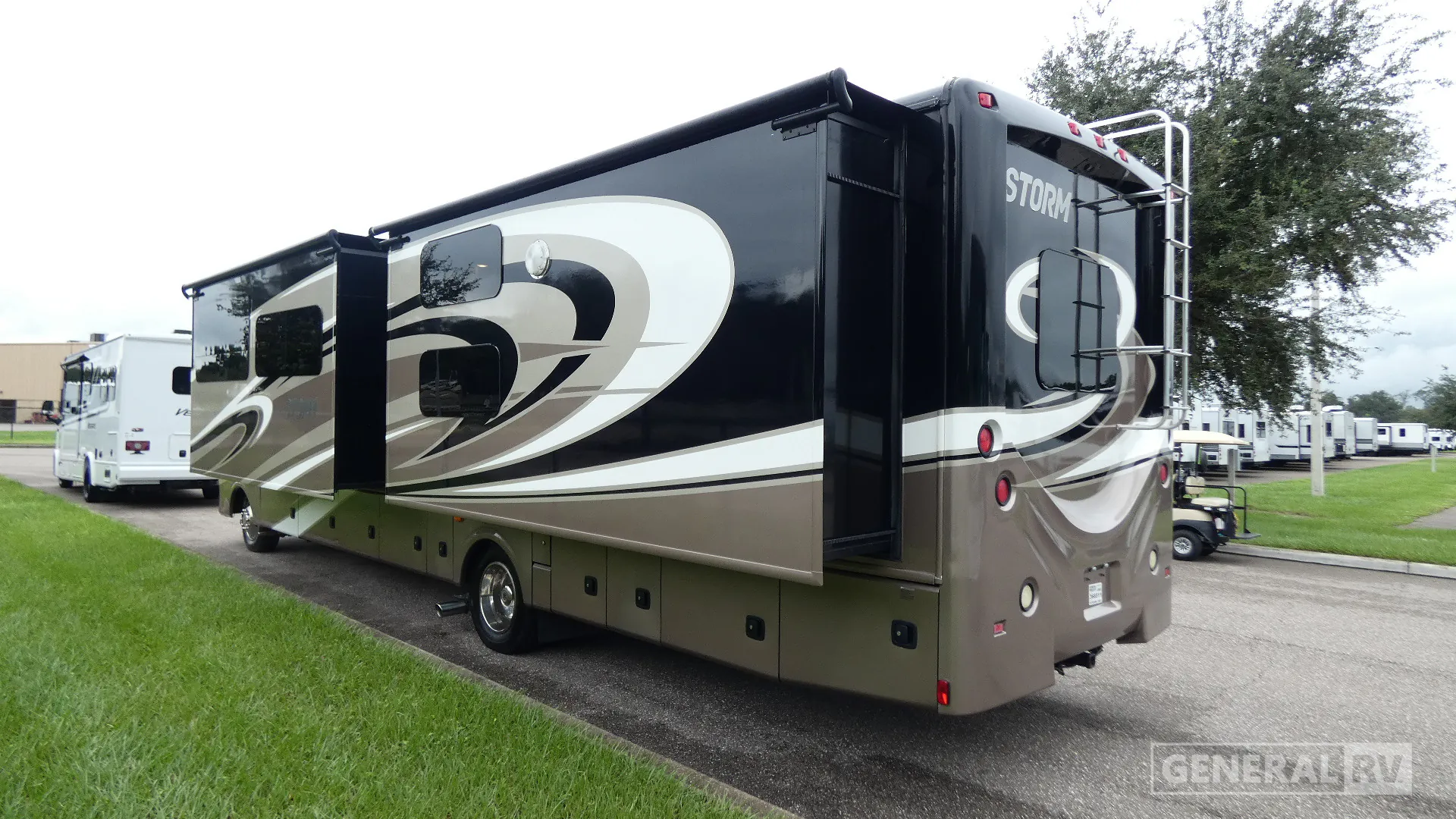 2017 Fleetwood Storm 36D - Photo 4