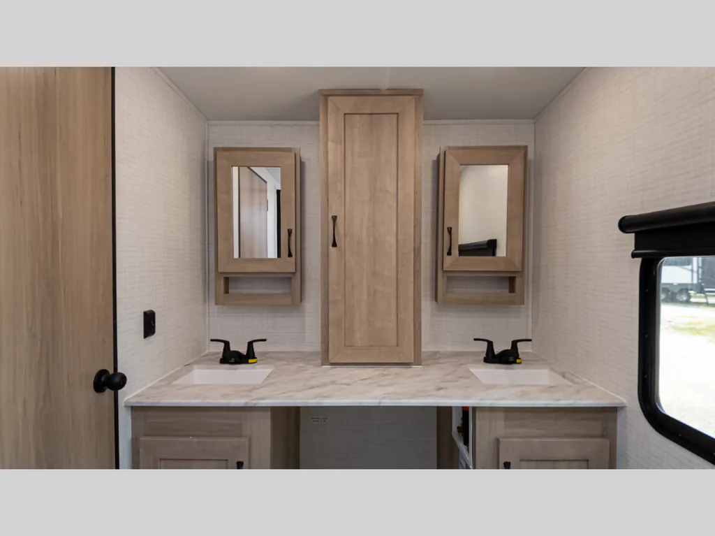 2026 Forest River Solaire 3300FLBS, Photos photo 27