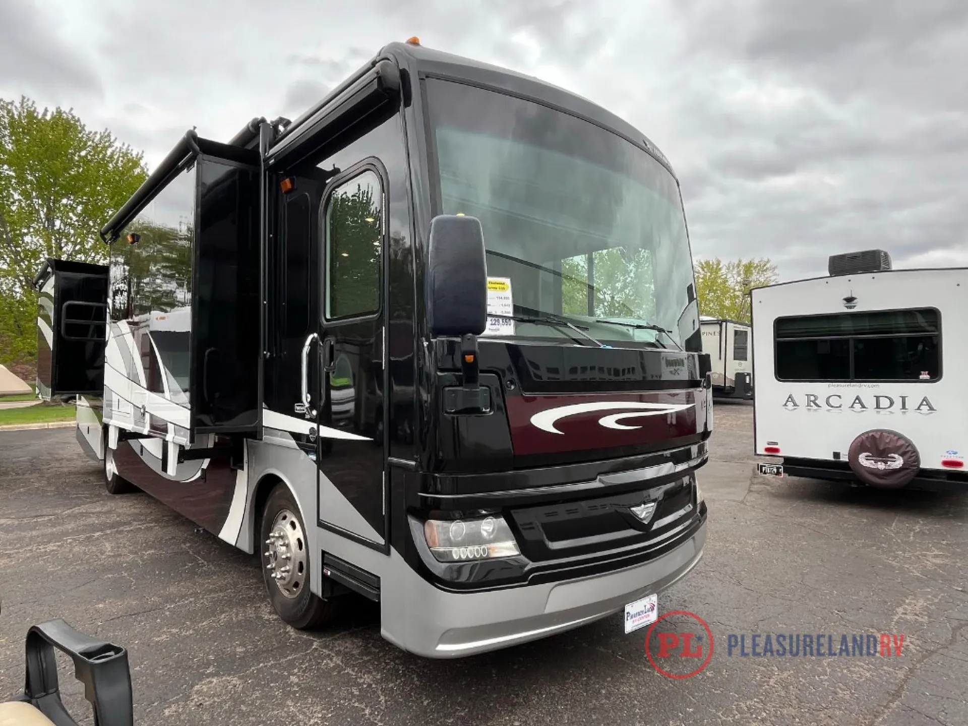 2018 Fleetwood Pace Arrow LXE 38N - Photo 2