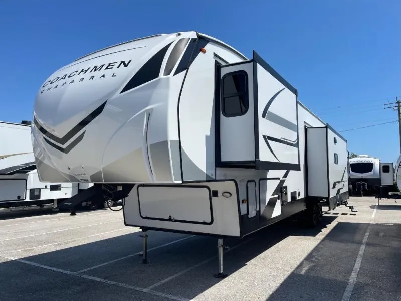 2025 Coachmen Chaparral 389DEK - Photo 4