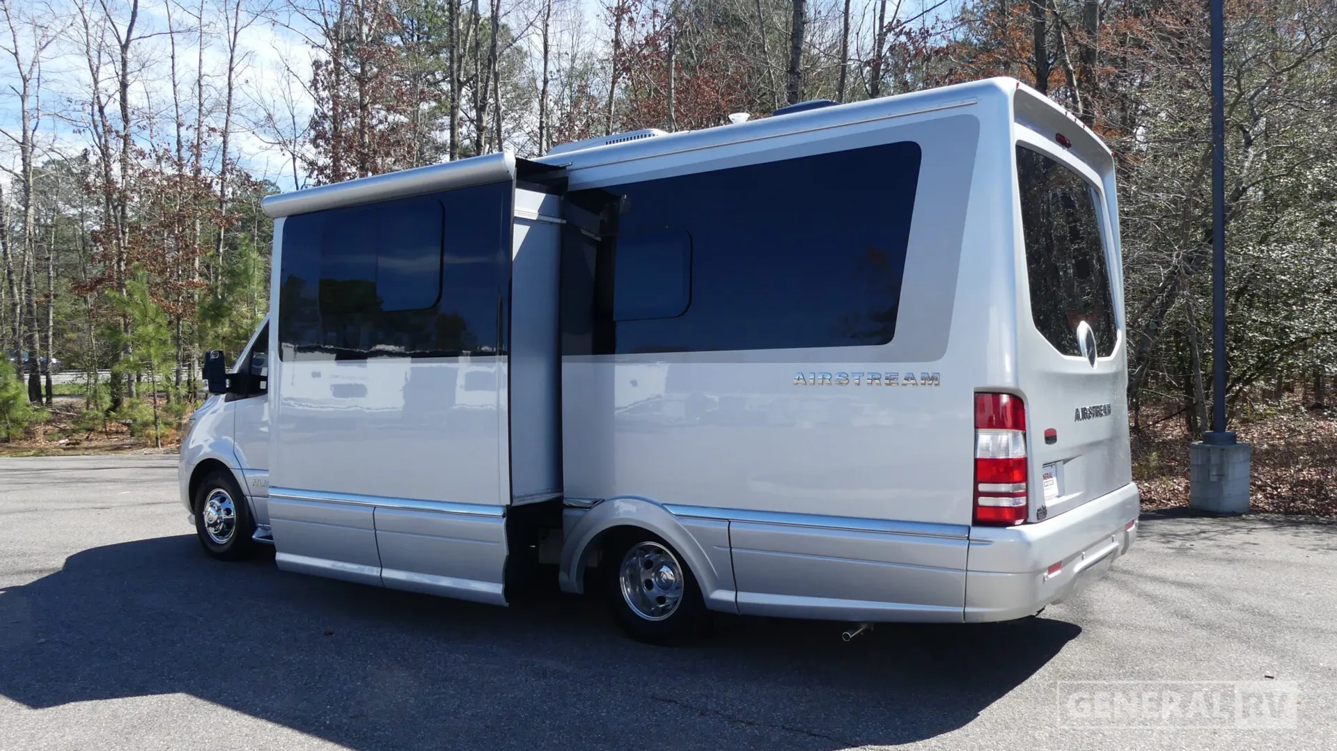 2024 Airstream Atlas Murphy Suite - Photo 4
