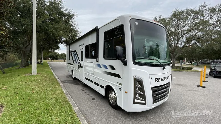 2026 Thor Motor Coach Resonate 32B - Photo 2