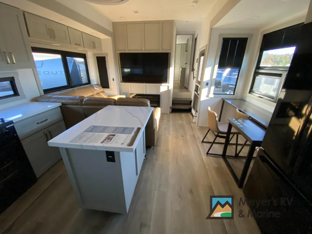 2026 Brinkley Model G 3970, Photos photo 8