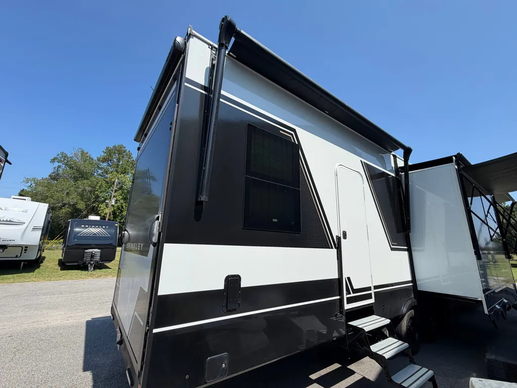 2026 Brinkley Model G 3970, Photos photo 5