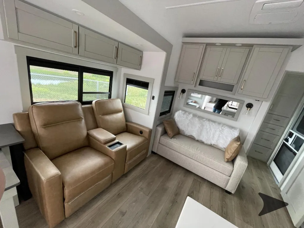 2026 Brinkley Model Z 3515, Photos photo 12