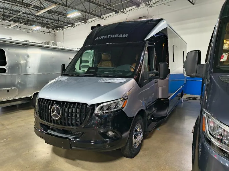 2027 Airstream Atlas New    ALN - Photo 3