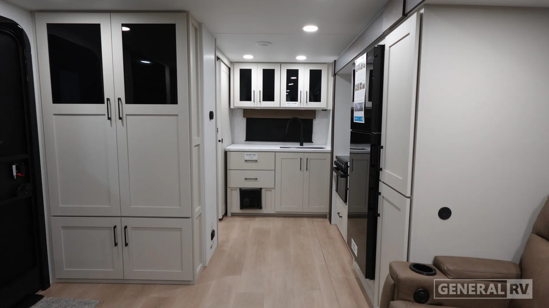 2027 Alliance RV Delta ML216 - Photo 3