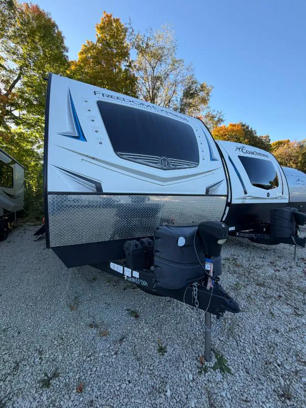 2020 Coachmen Freedom Express Ultra Lite 320BHDS - Photo 2
