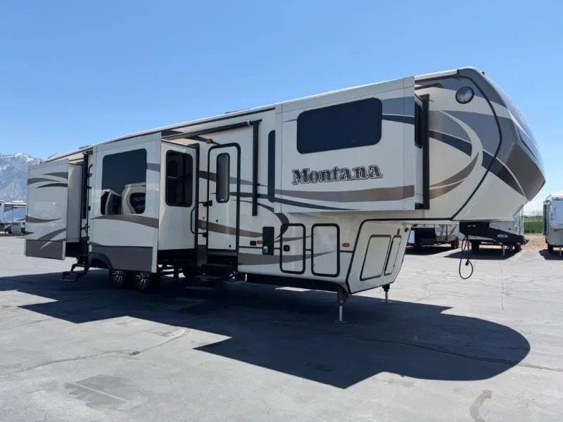 2015 Keystone Montana 3710FL - Main photo