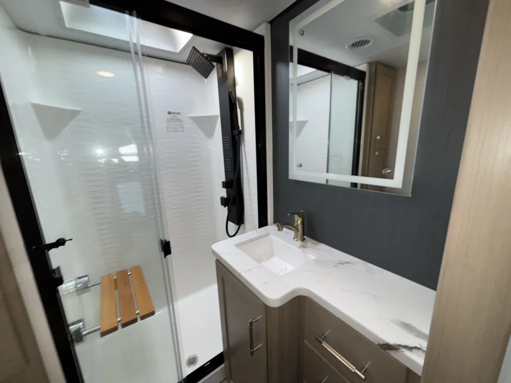2026 Keystone Raptor 433, Photos photo 25