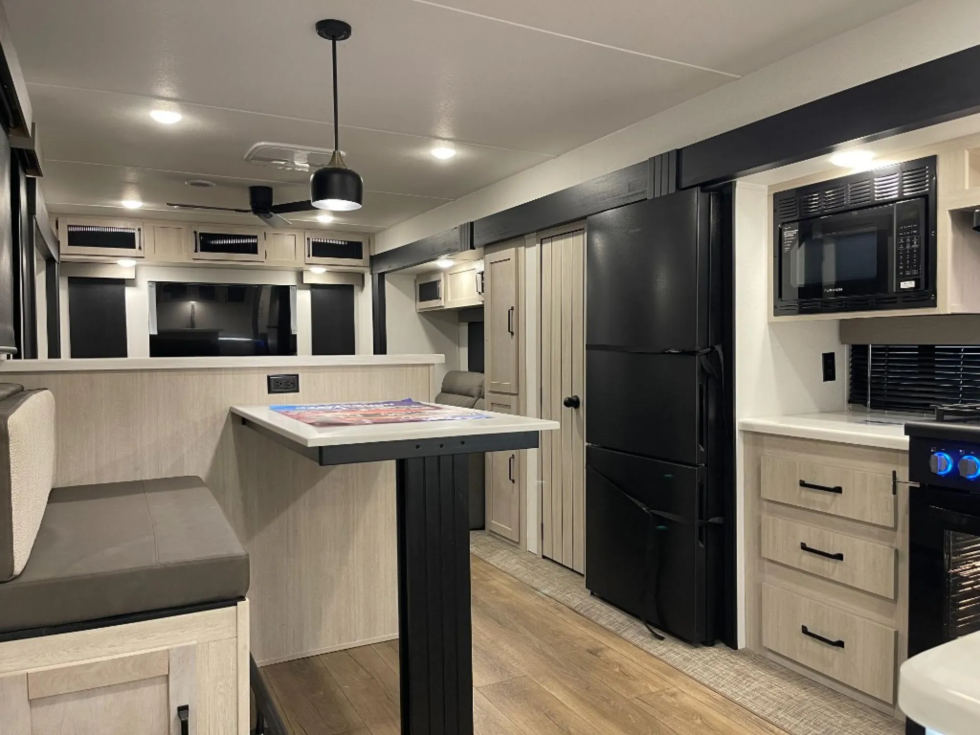 2027 Forest River Puma Vista 38DEN — Photo 5