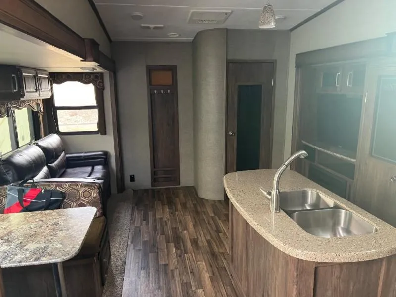 2016 Keystone RV Cougar 336BHS - Photo 2
